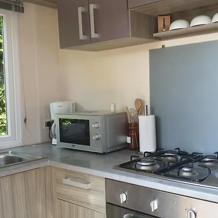 Kemp Mobil 6-8 Places Parcelle 4 Climatise Biville-sur-Mer