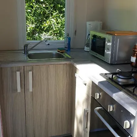 Mobil 6-8 Places Parcelle 4 Climatise Campsite Biville-sur-Mer