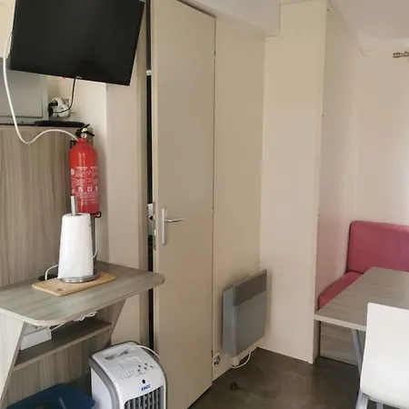 Parque de Campismo Mobil Pour 8 Pers. - Api-1-52-2889 *