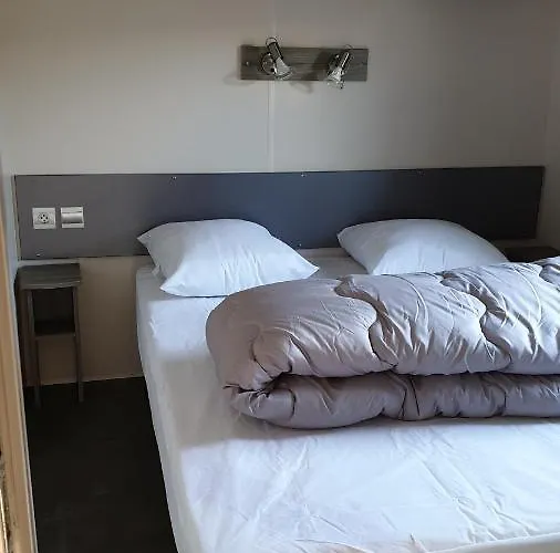 Mobil 6-8 Places Parcelle 4 Climatise * Biville-sur-Mer